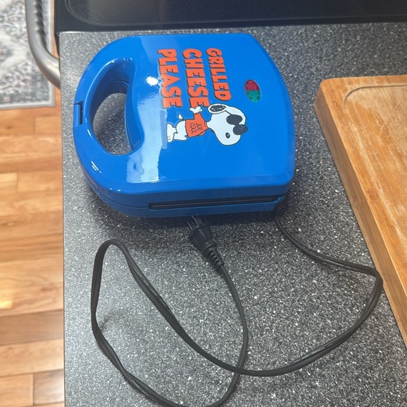 Snoopy Grilled Cheese Maker with box & directions - Picture 4 of 10
